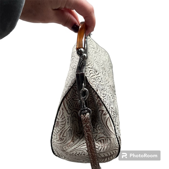 White Patricia Nash tooled leather Metallic Forest double kiss crossbody satchel - Picture 2 of 7